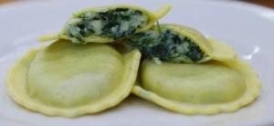 Seviroli Foods Large Round Spinach and Mozzarella Ravioli Pasta, 5 Pound - 2 per case.