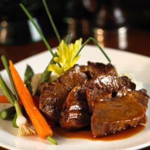 Bonewerks Culinarte Braised Angus Beef Pot Roast - 3 per case.