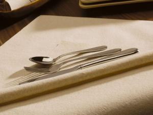 Hoffmaster 125086 Napkin, Flat Pack 16X16 Linen-Like Natural