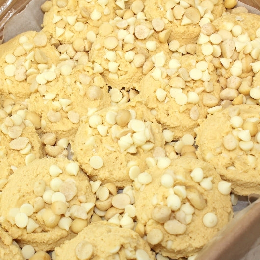 Davids Cookies Vanilla Chip Macadamia Nut Cookie Dough, 80 x 4.5 oz Case - DOT product image 2