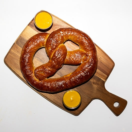 Superpretzel Bavarian Twist Pretzel, 8 x 16 oz Case - Popcorn, Pretzels & Snack Mix