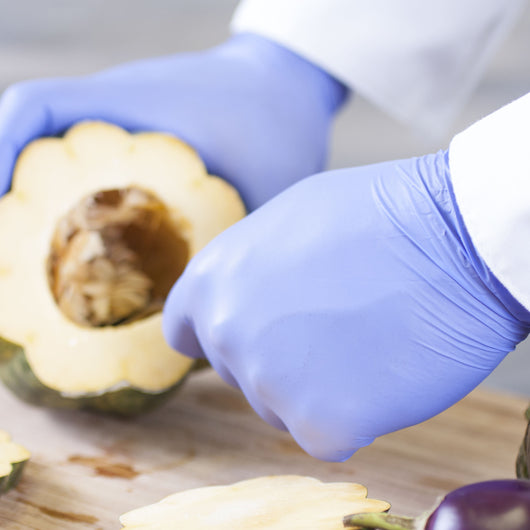Valugards Nitrile Purple Powder Free Small Glove, 10 x 100 x 100 each Case - GS1 product-in-use image