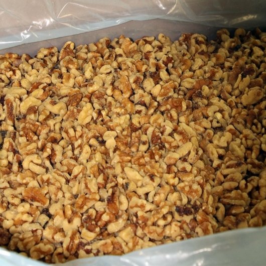 Diamond Bakers Choice Baker Choice Medium Walnut Pieces, 1 x 30 lb Case - DOT product image 2