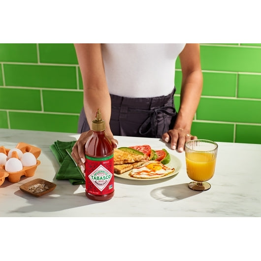 Tabasco Sriracha Hot Sauce Bottle, 6 x 20 oz Case - DOT product image 3