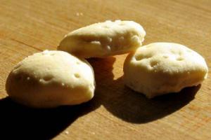 Westminster All Natural Old Fashioned Oyster Crackers (0.5 Oz. Pack, 150/Case)